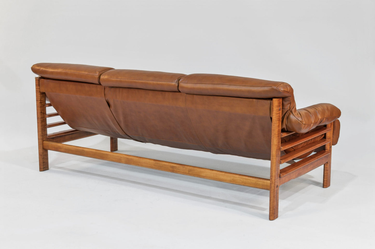 Sofa – Brown Leather with Tiger Maple Arms (Honey)