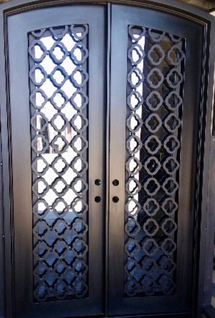 Dia Cut Double Iron Doors